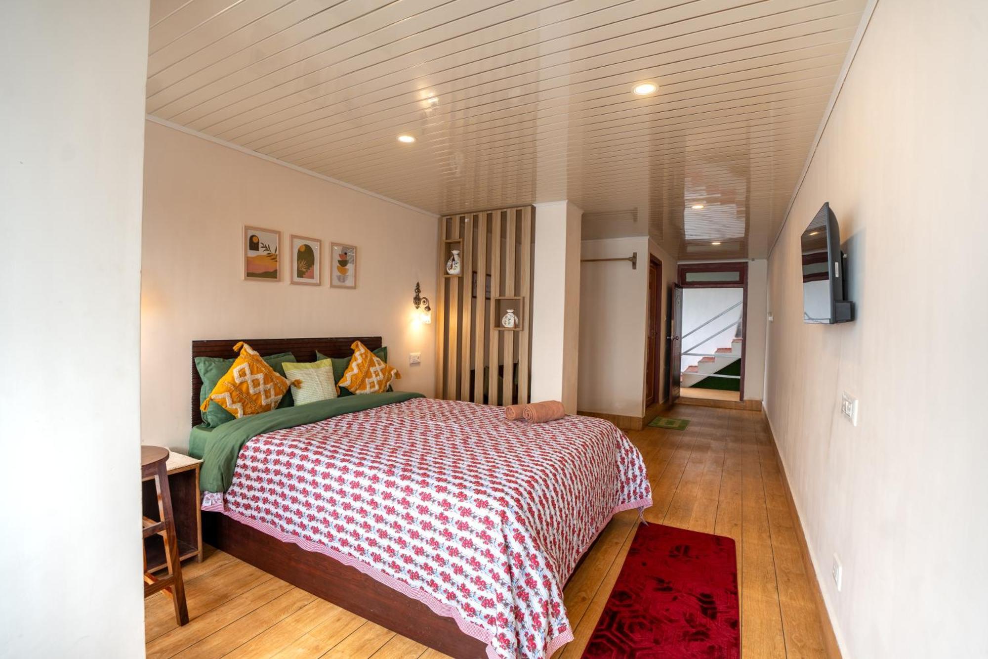 Monratino Himadrie -2 Mins Walk From Mall Road - All Rooms Have Kanchenjunga Mountain View Darjeeling  Exterior photo